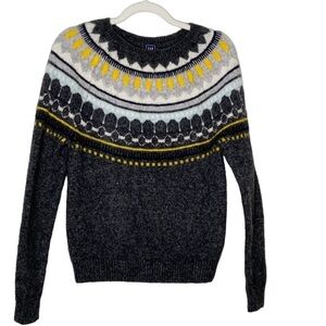 GAP grey sweater with crew neckline. Size XS